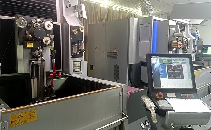 EDM Wire Cutting
